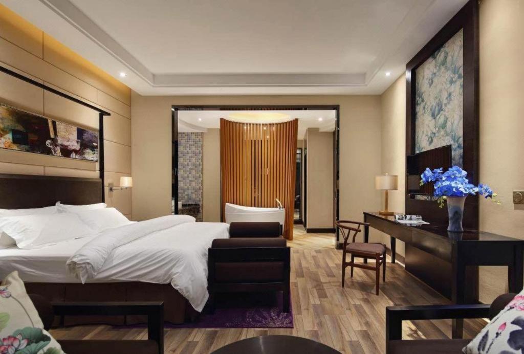 Jinjiang Metropolo Hotel - Liyang Tianmu Lake Changzhou  Exterior photo